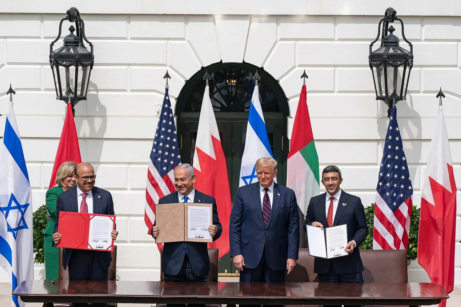 صورة أرشيفية رسمية لتوقيع اتفاقات أبراهام في البيت الأبيض يوم 15 سبتمبر 2020