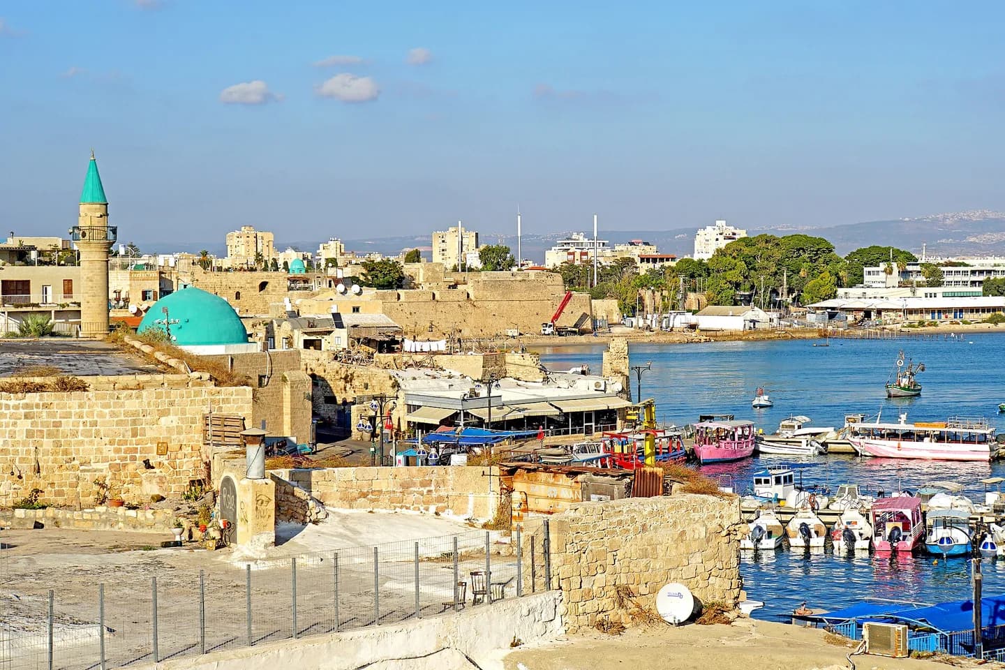 ميناء عكا القديمة